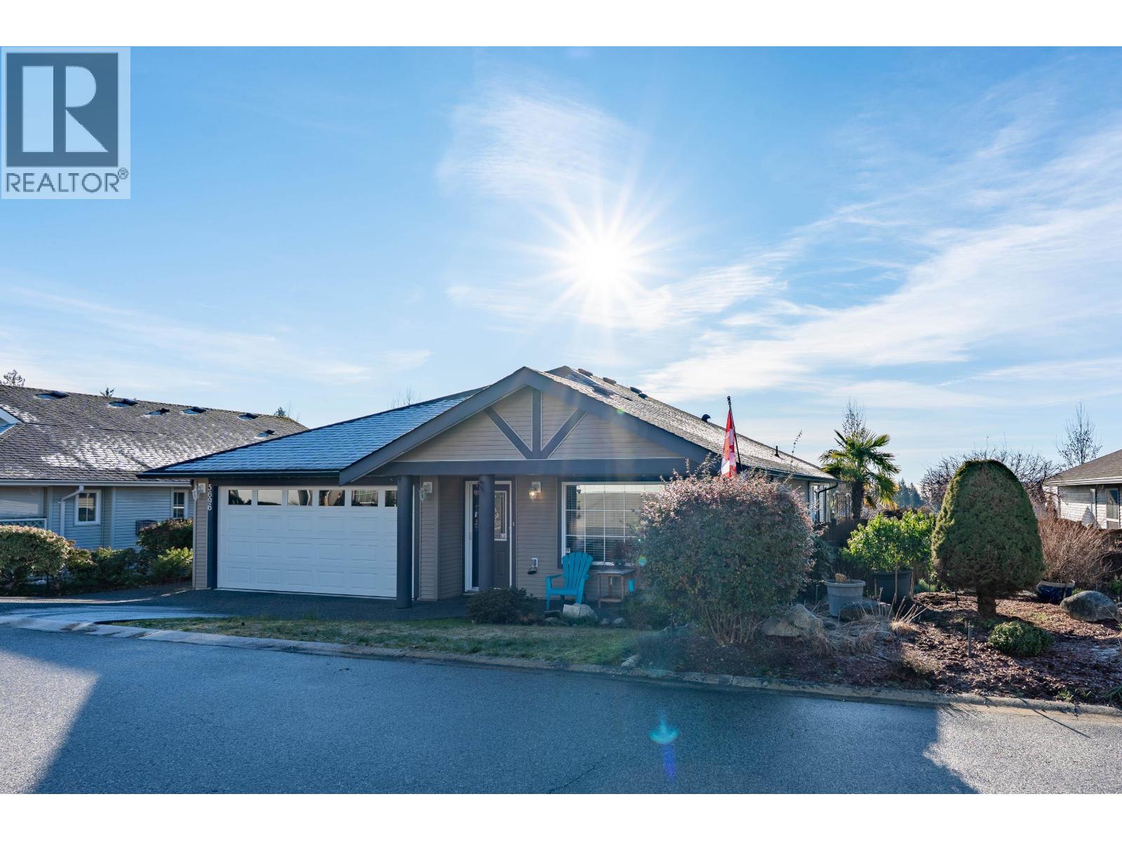 5696 EMILY WAY, Sechelt