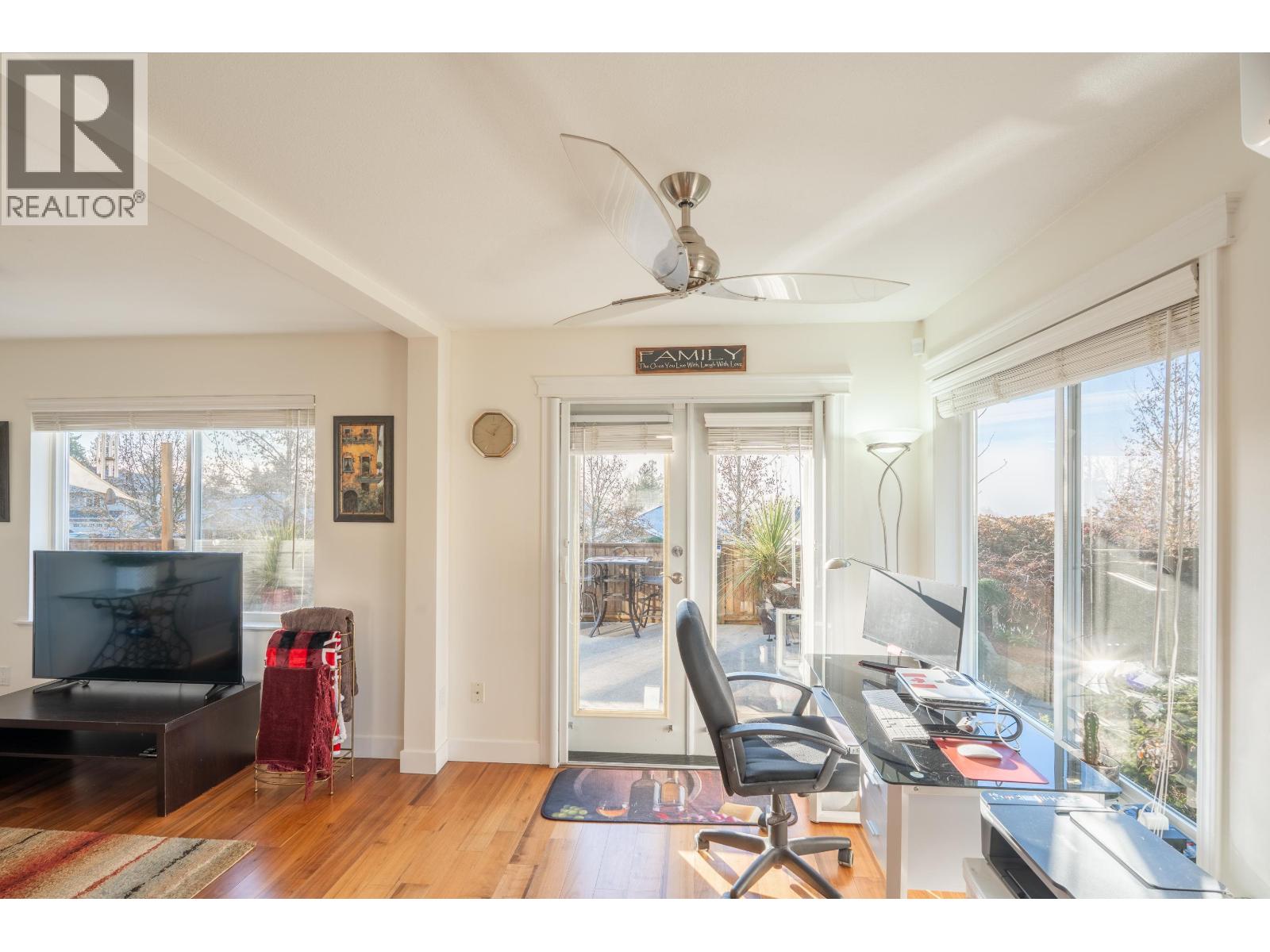 5696 EMILY WAY, Sechelt