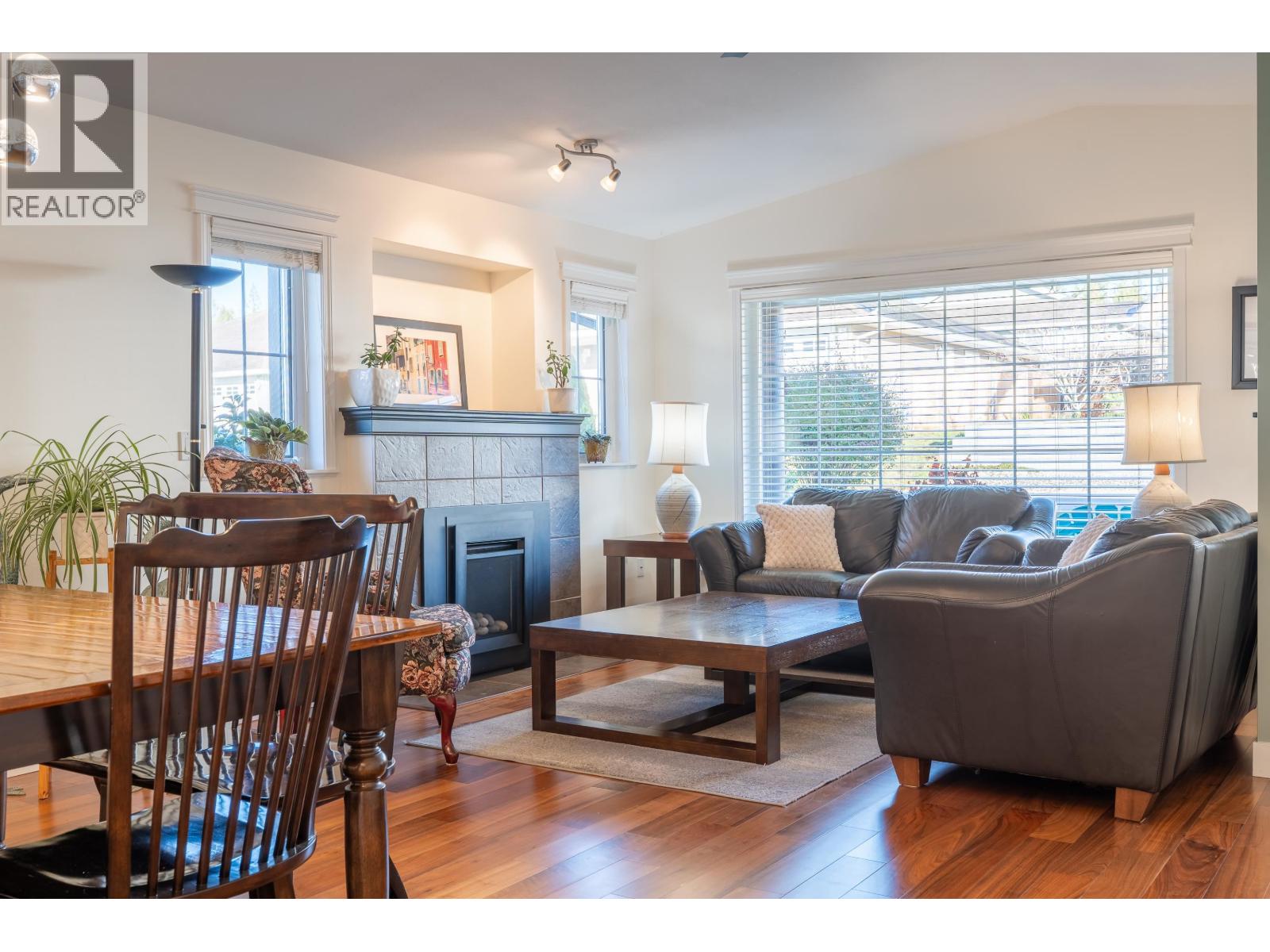 5696 EMILY WAY, Sechelt