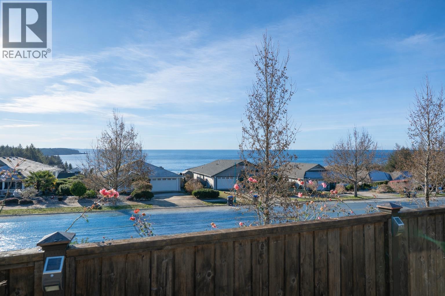 5696 EMILY WAY, Sechelt