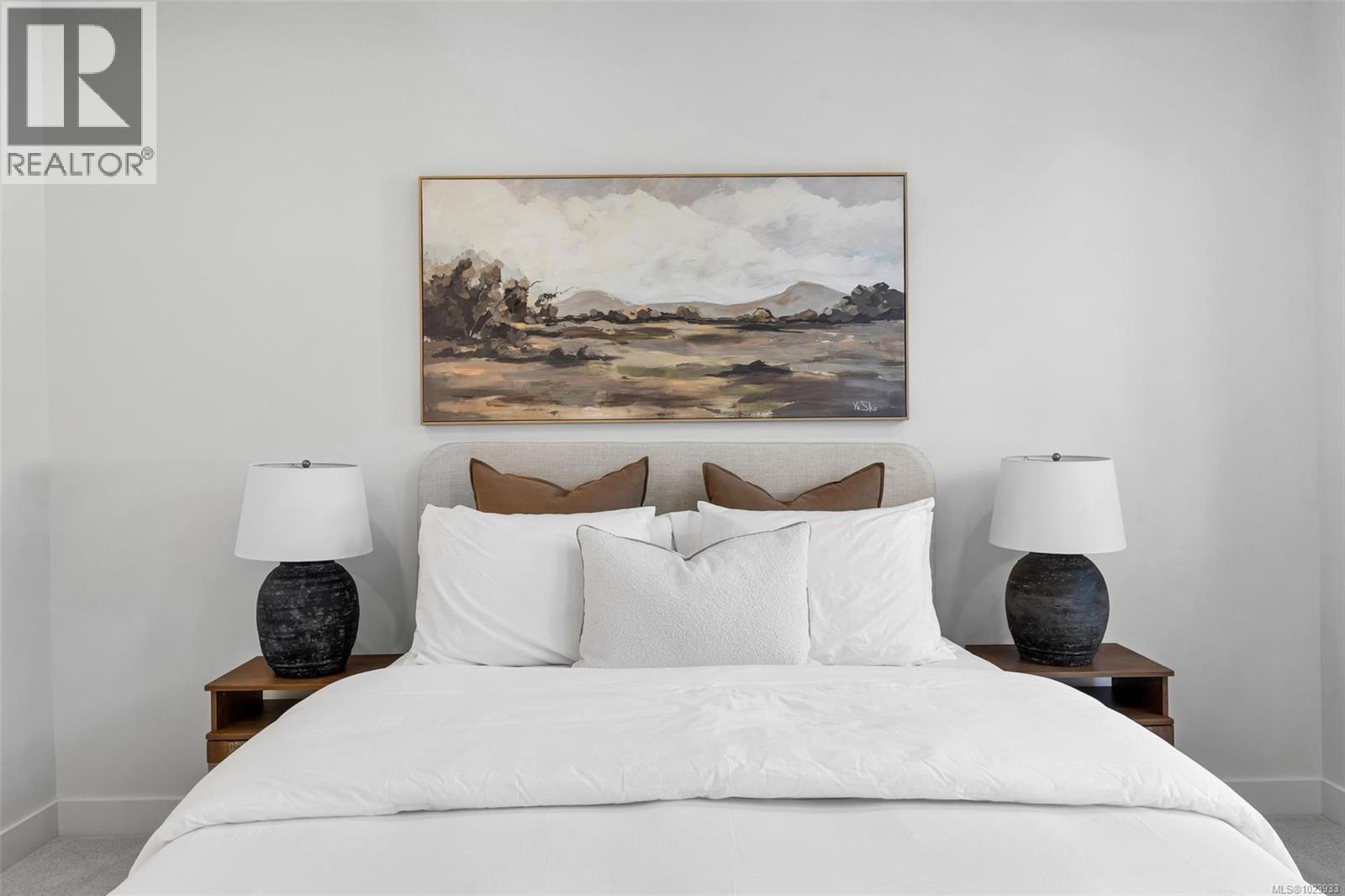 B 1255 Dunsterville Ave, Saanich