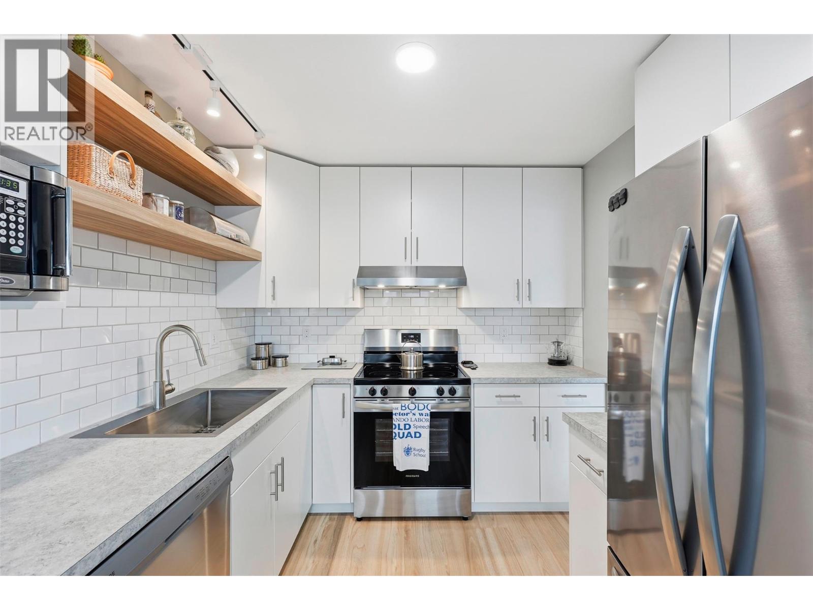 #7 1320 SELKIRK AVENUE - 10