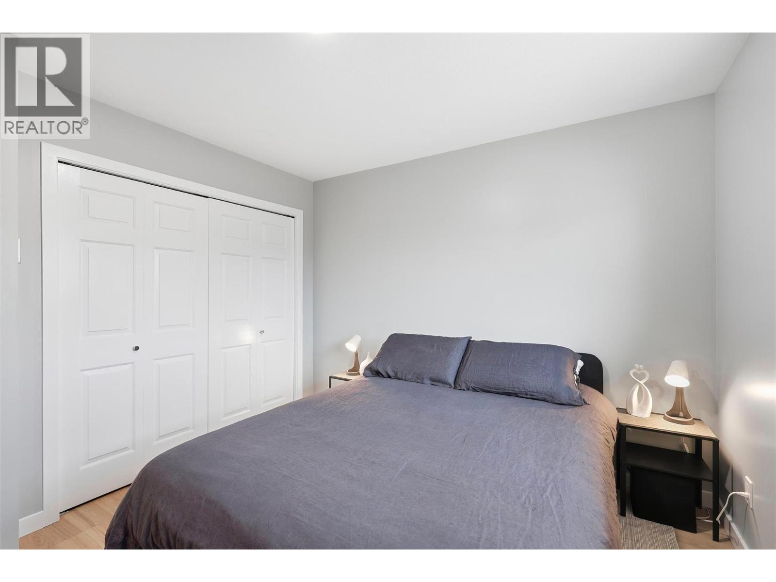 #7 1320 SELKIRK AVENUE - 17