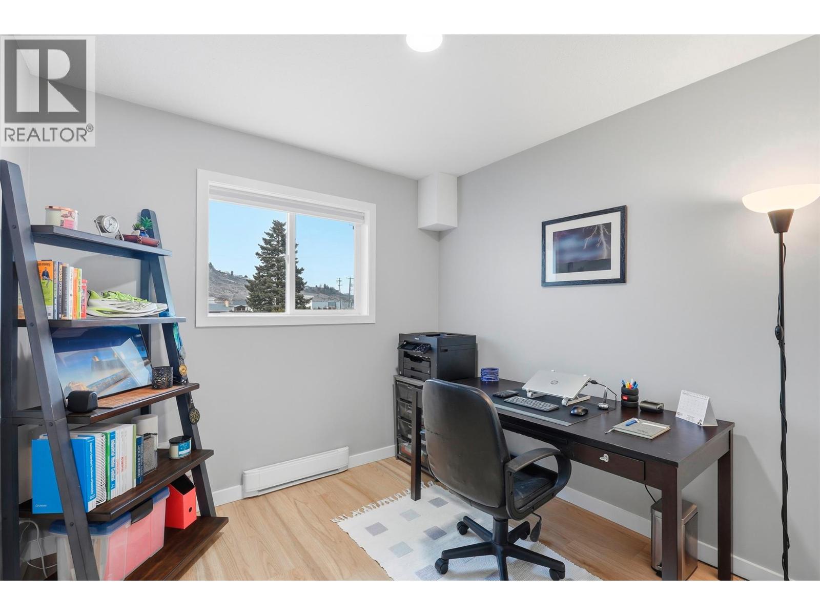 #7 1320 SELKIRK AVENUE - 20