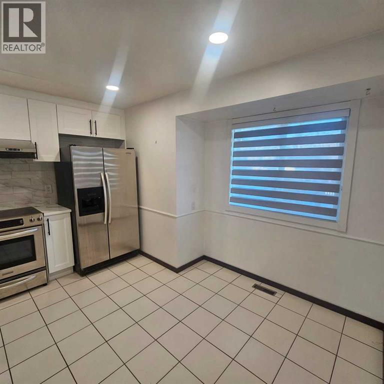 Single Family House for Sale in  Bermuda Drive NW Beddington Heights Calgary 