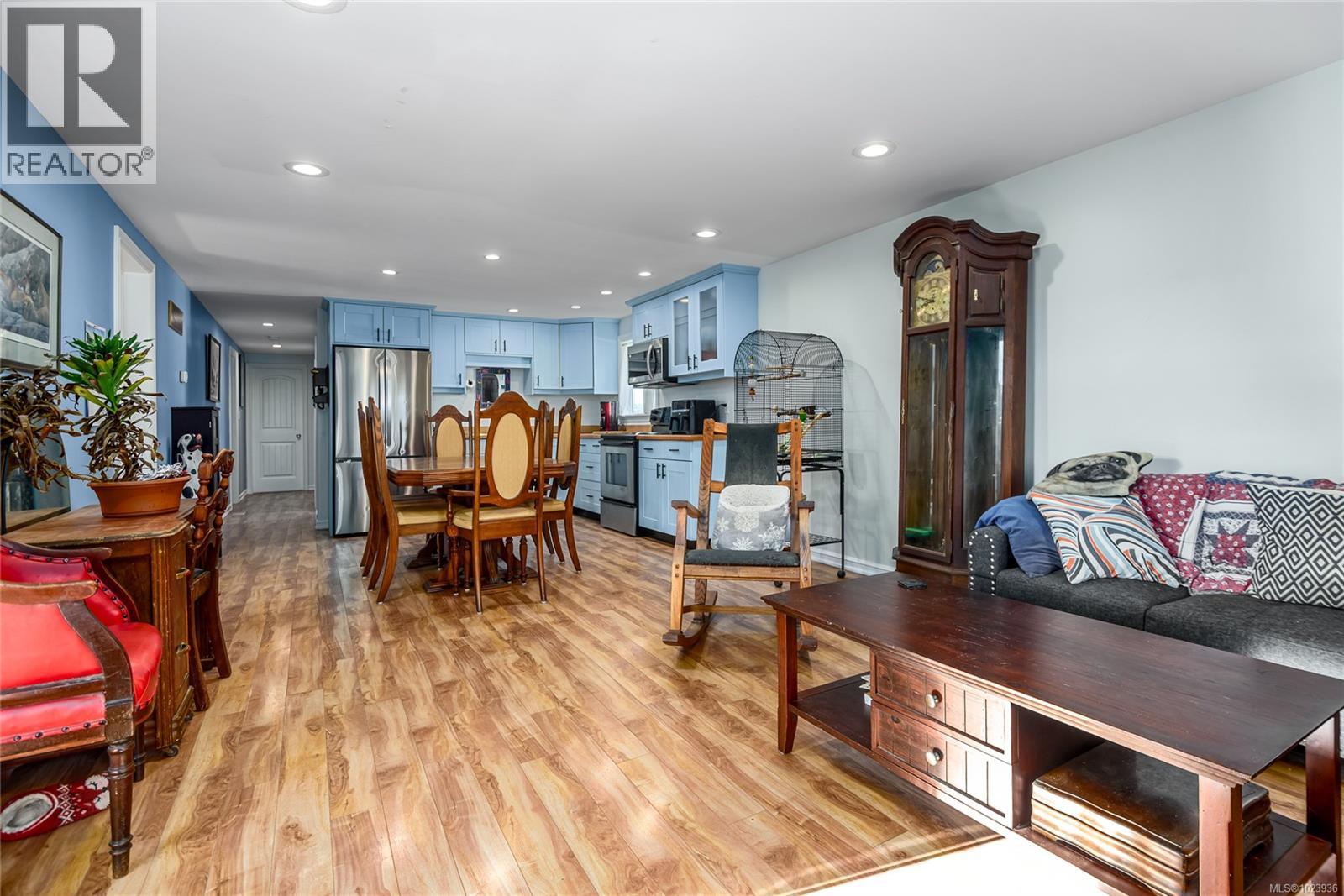 18 3216 Back Rd, Comox