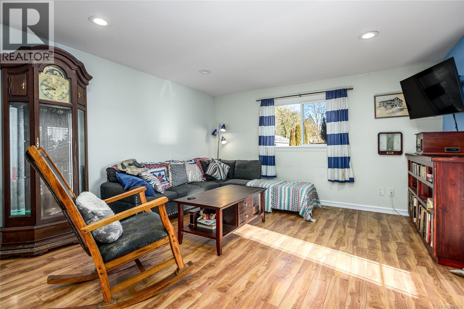 18 3216 Back Rd, Comox