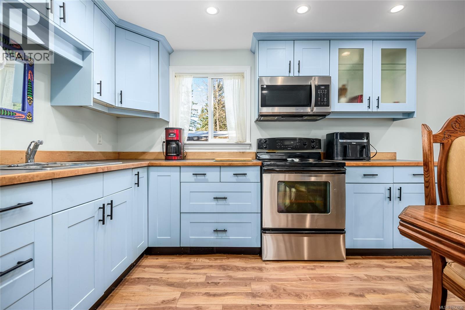 18 3216 Back Rd, Comox