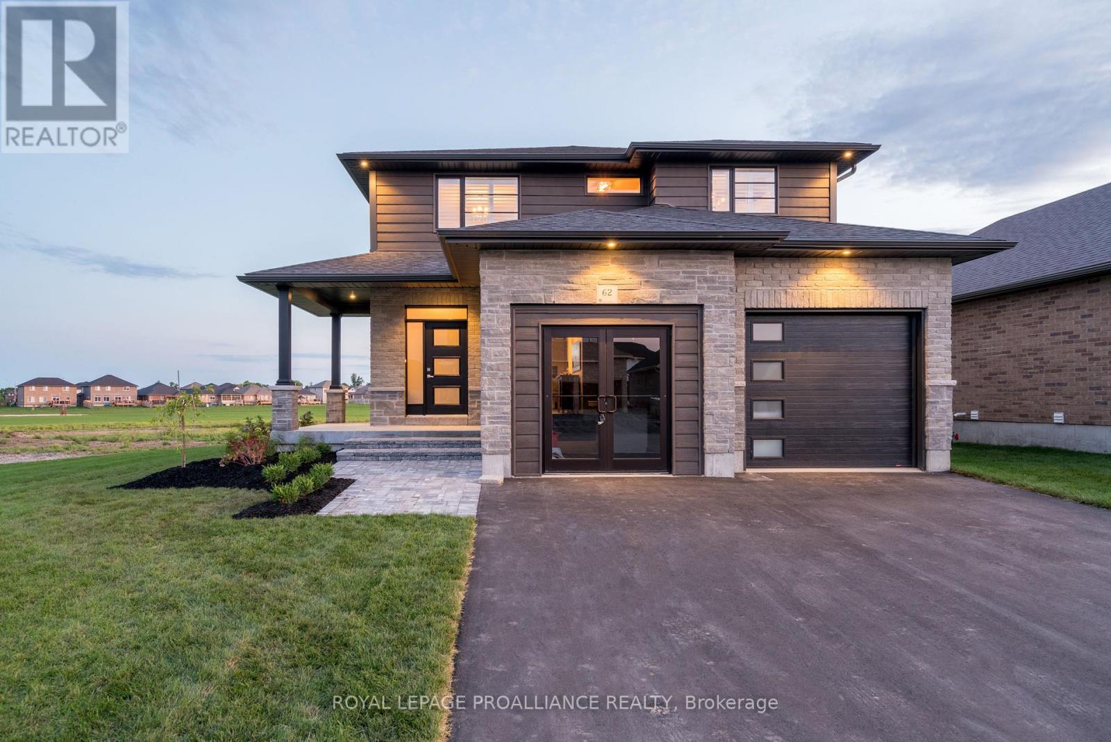 62 HAMPTON RIDGE DRIVE - 2