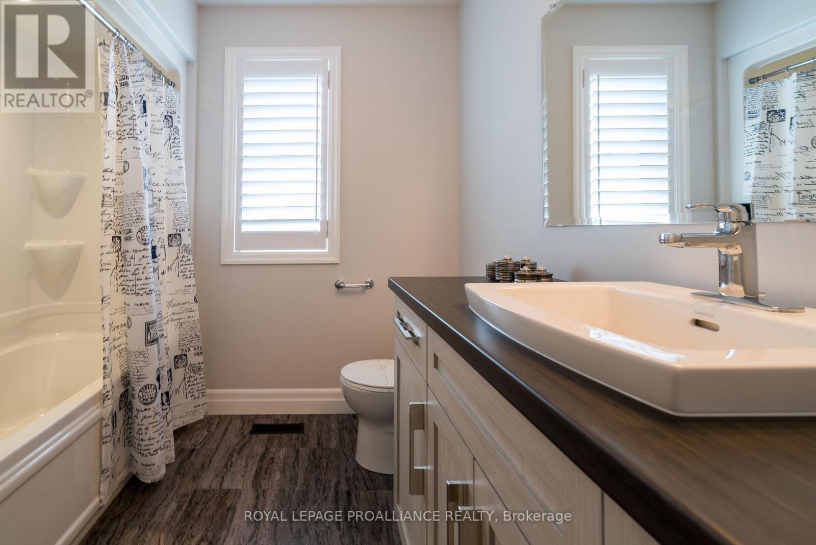 62 HAMPTON RIDGE DRIVE - 31