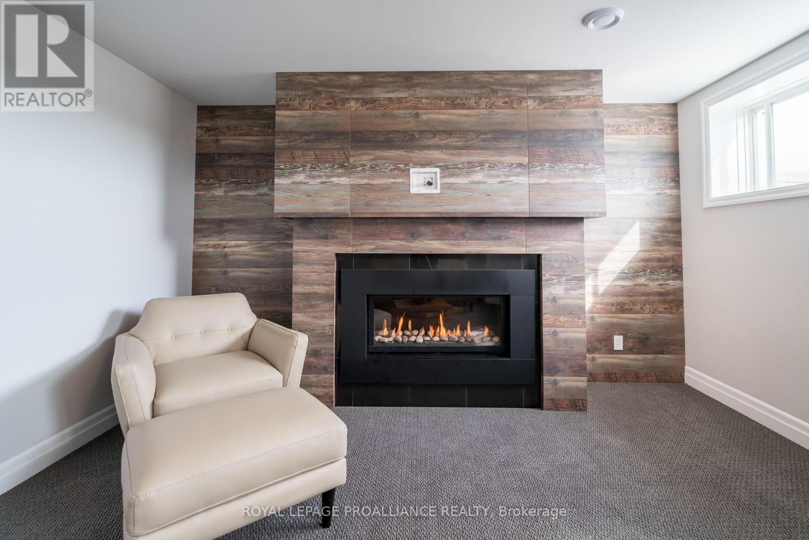 62 HAMPTON RIDGE DRIVE - 34