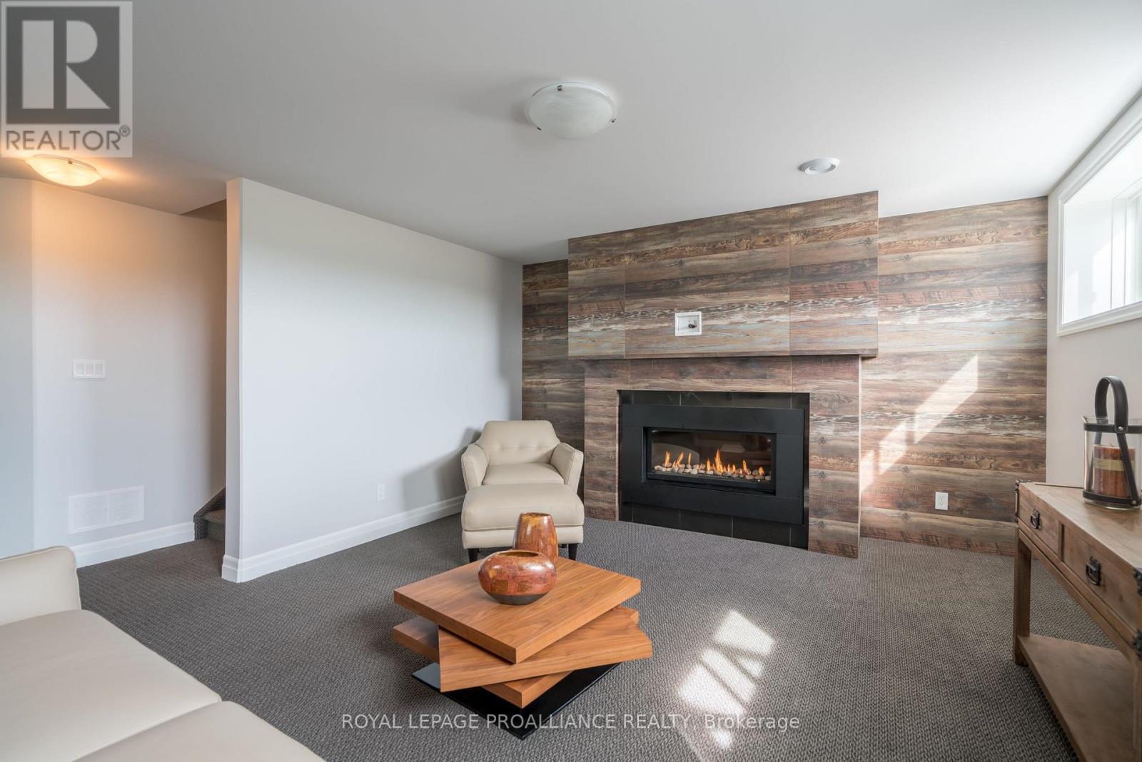 62 HAMPTON RIDGE DRIVE - 35