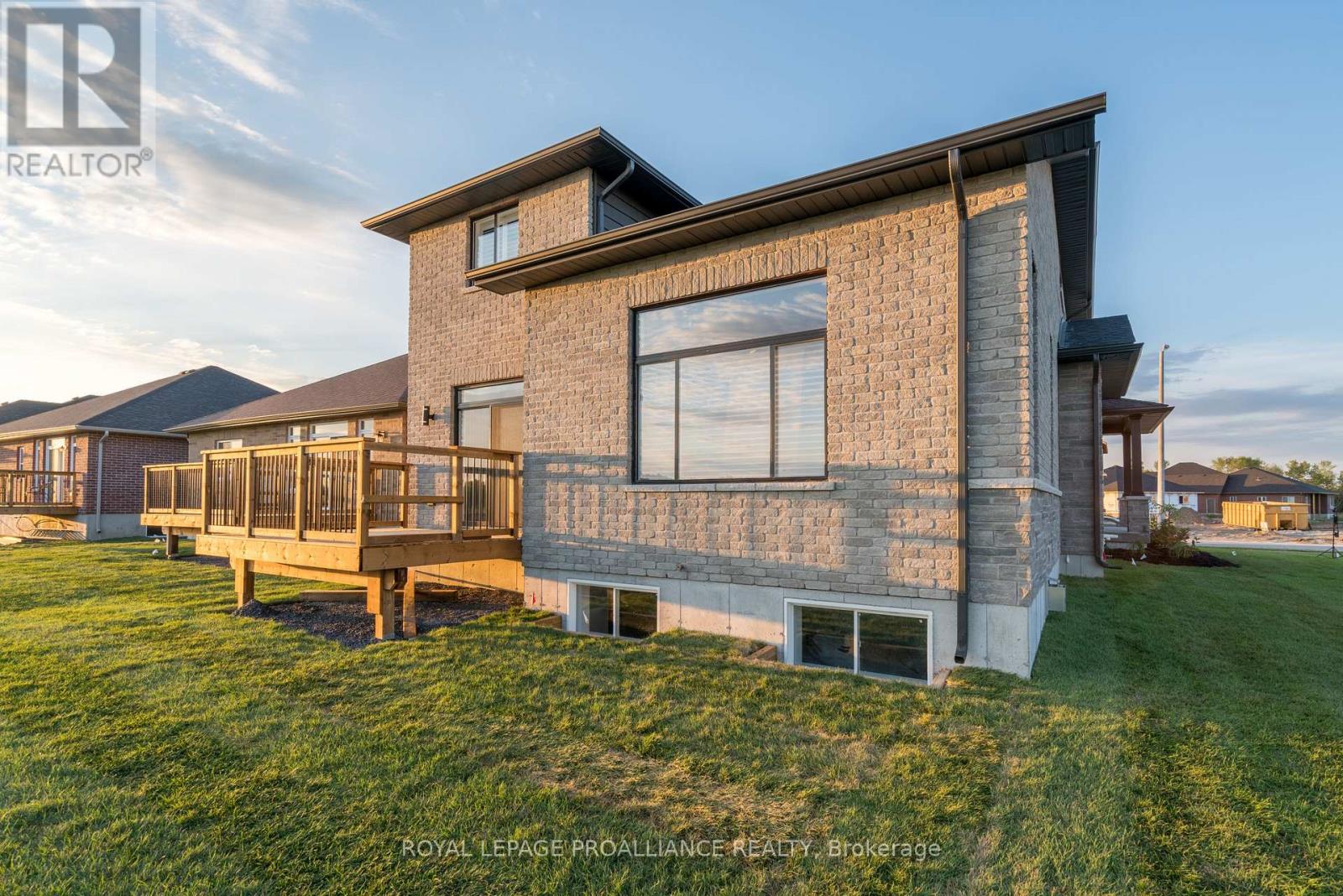 62 HAMPTON RIDGE DRIVE - 39
