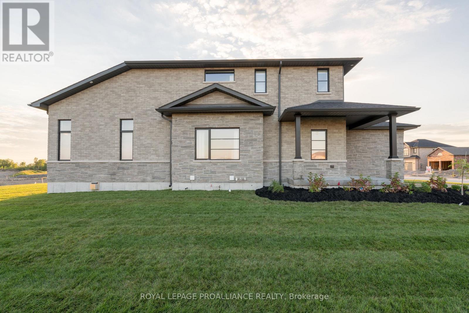 62 HAMPTON RIDGE DRIVE - 41