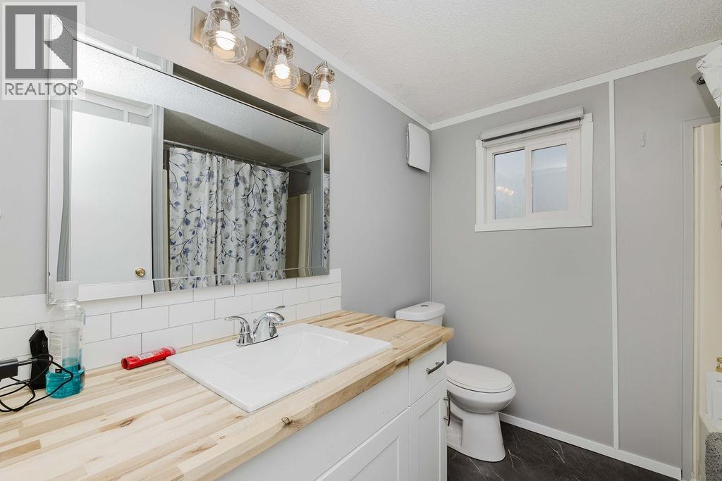 69 1413 SUNSHINE COAST HIGHWAY, Gibsons