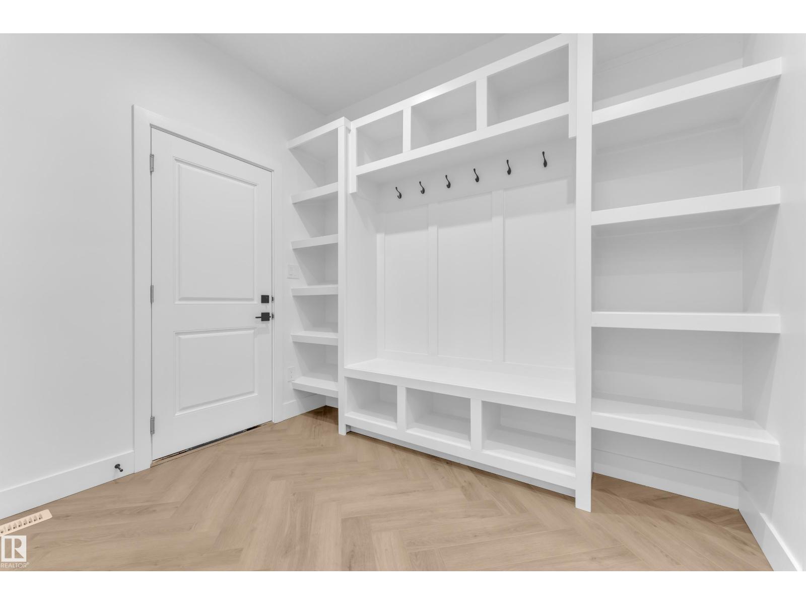 749 ASTORIA WY, Devon