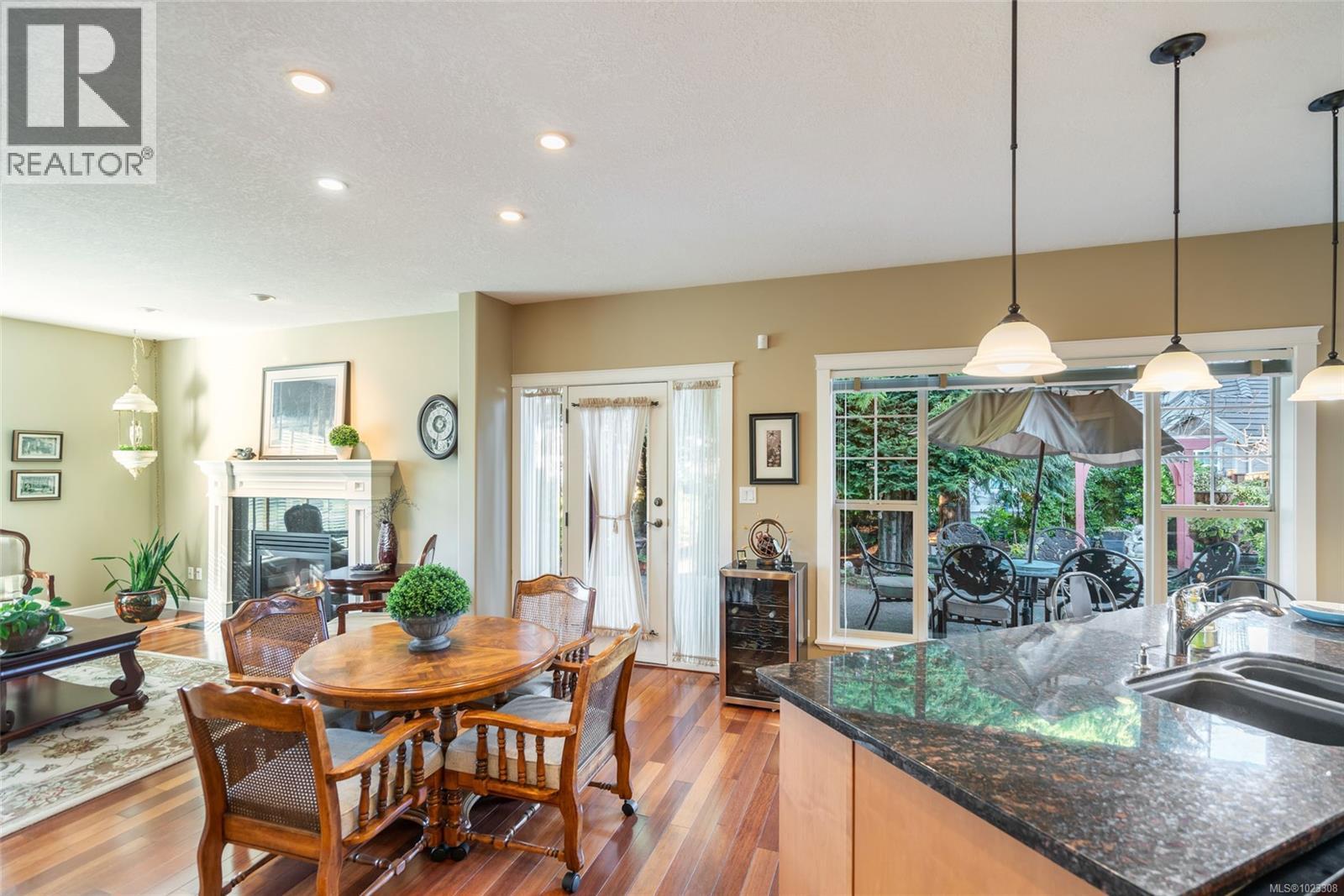 550 Falcon Crt, Parksville