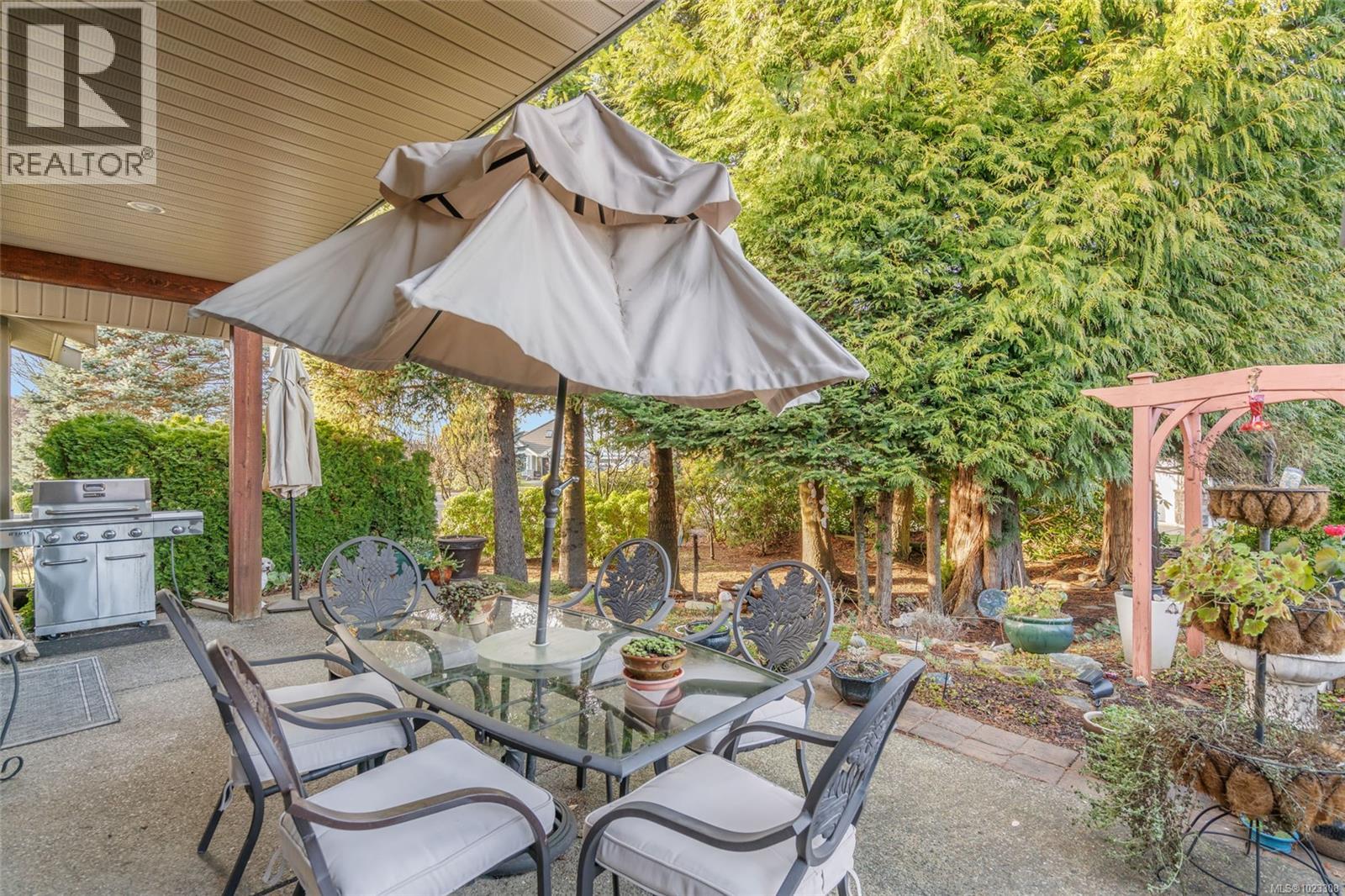 550 Falcon Crt, Parksville