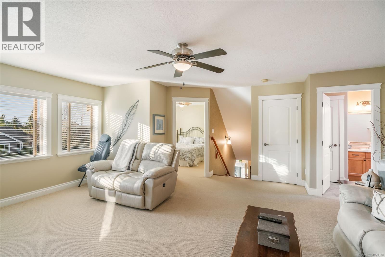 550 Falcon Crt, Parksville