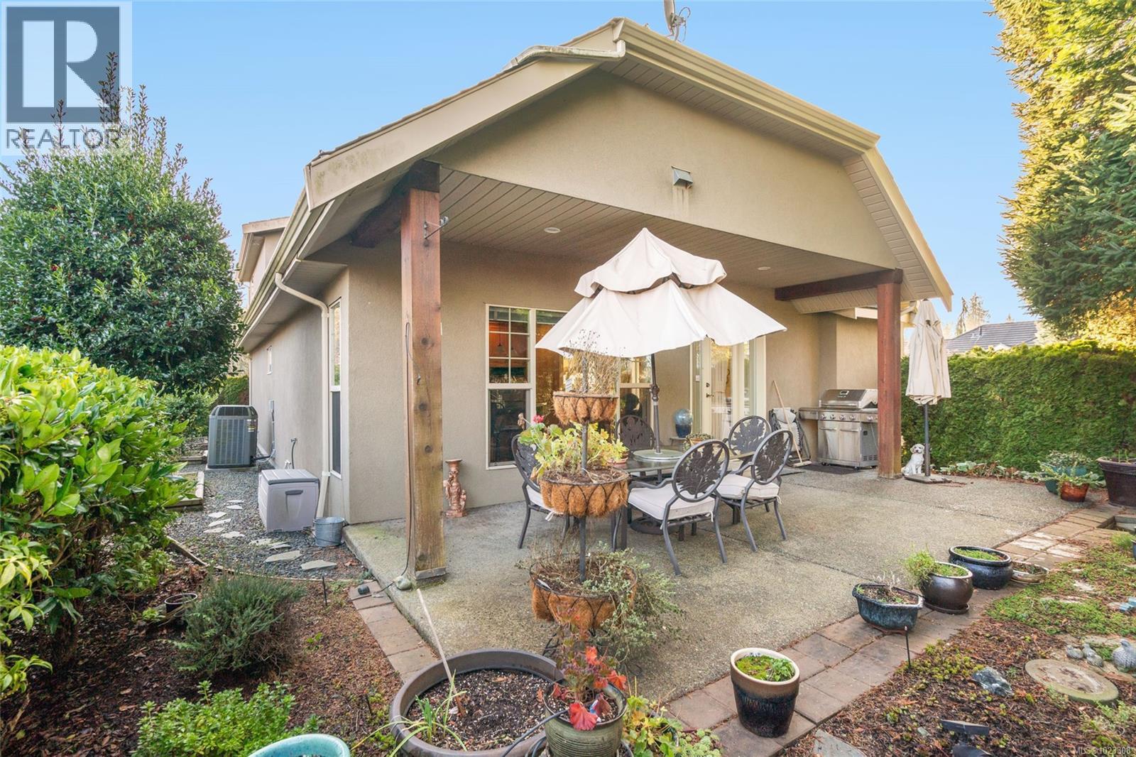 550 Falcon Crt, Parksville