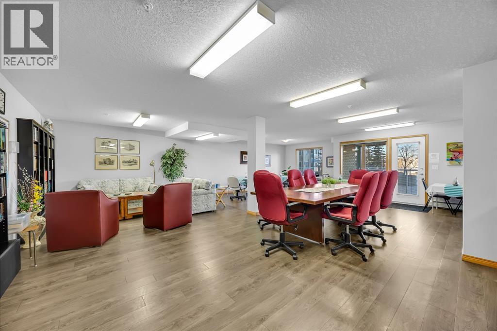 Single Family House for Sale in   Sierra Morena Boulevard SW Signal Hill Calgary 