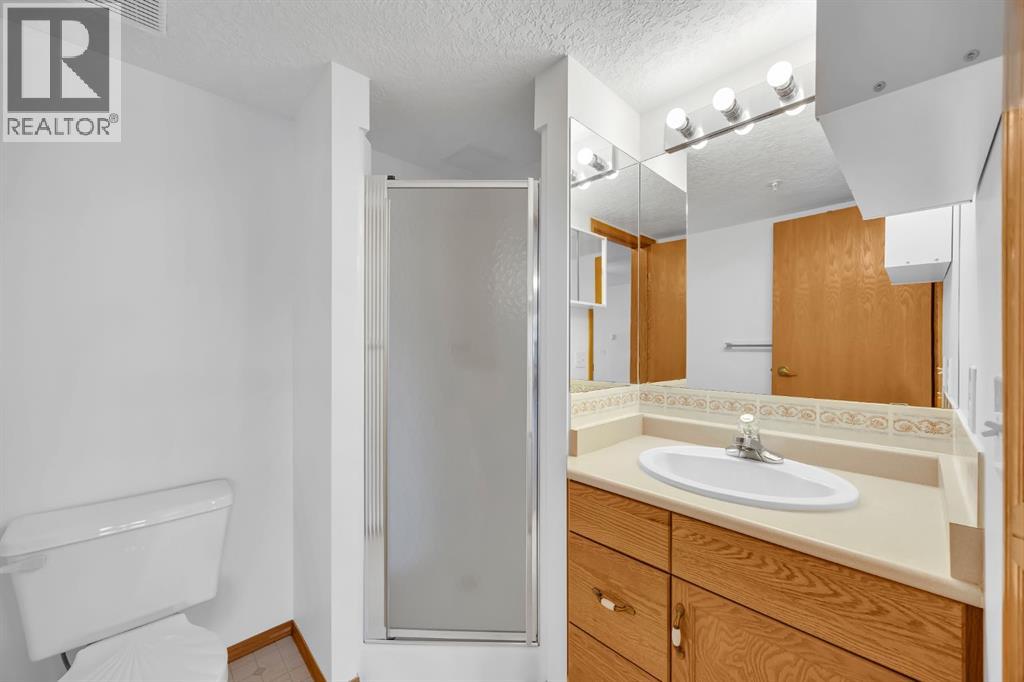 Single Family House for Sale in   Sierra Morena Boulevard SW Signal Hill Calgary 