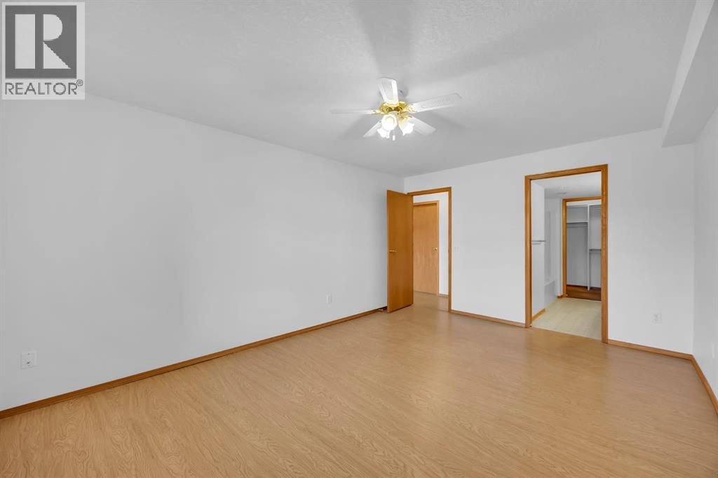 Single Family House for Sale in   Sierra Morena Boulevard SW Signal Hill Calgary 