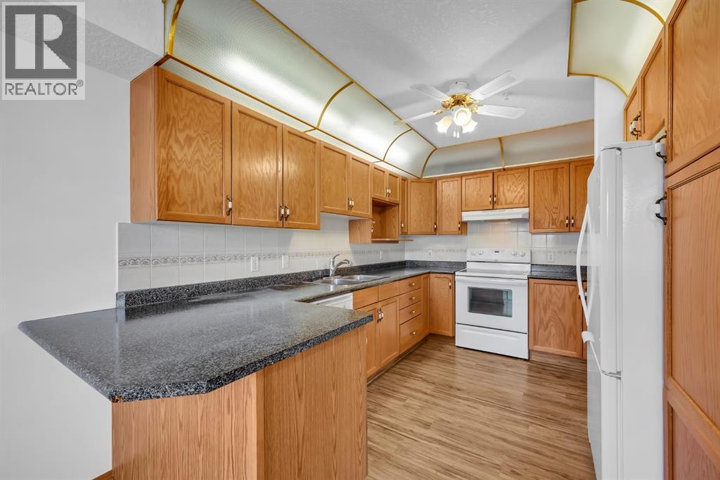 Single Family House for Sale in   Sierra Morena Boulevard SW Signal Hill Calgary 