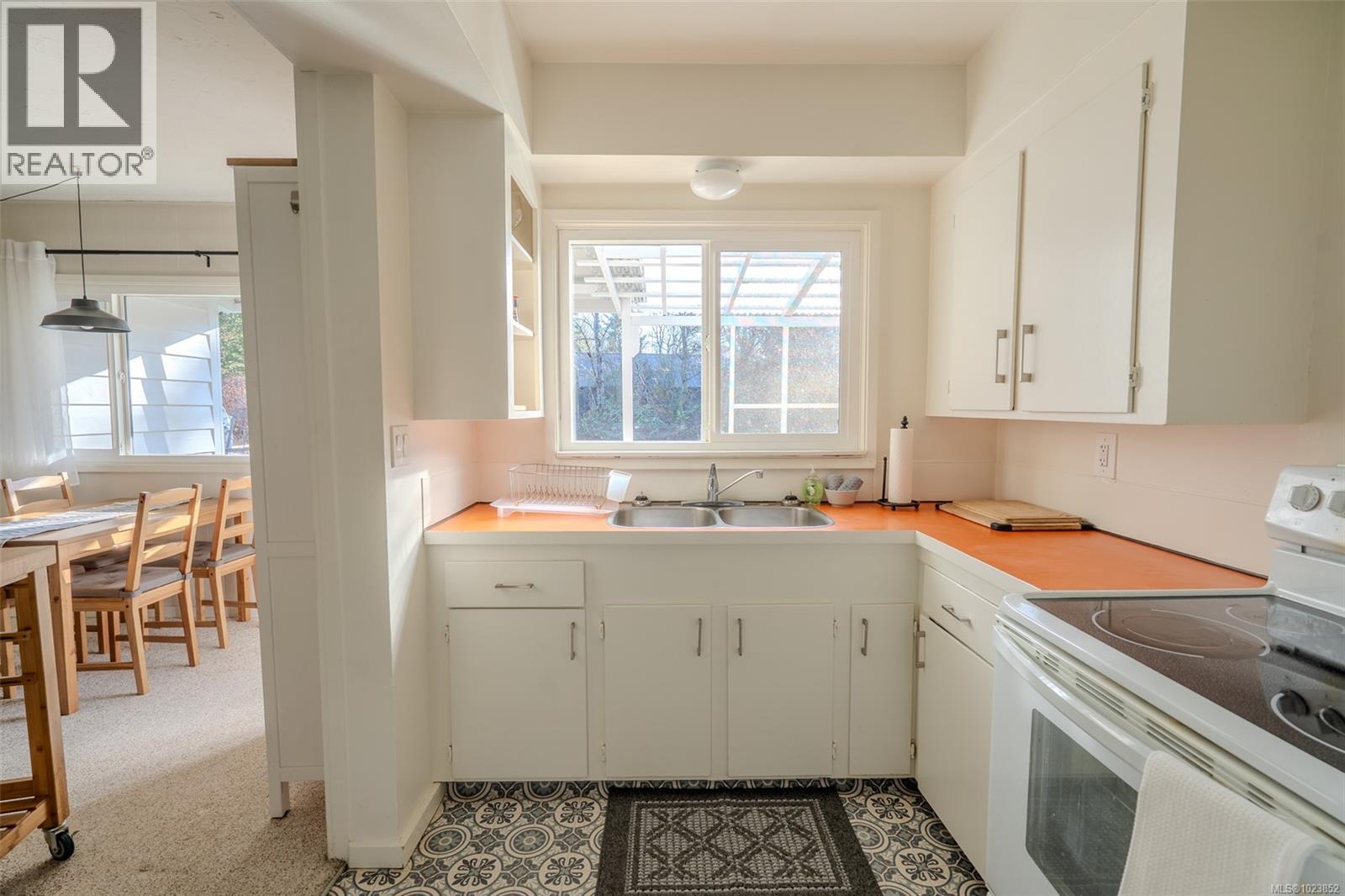 274 Park Dr, Salt Spring