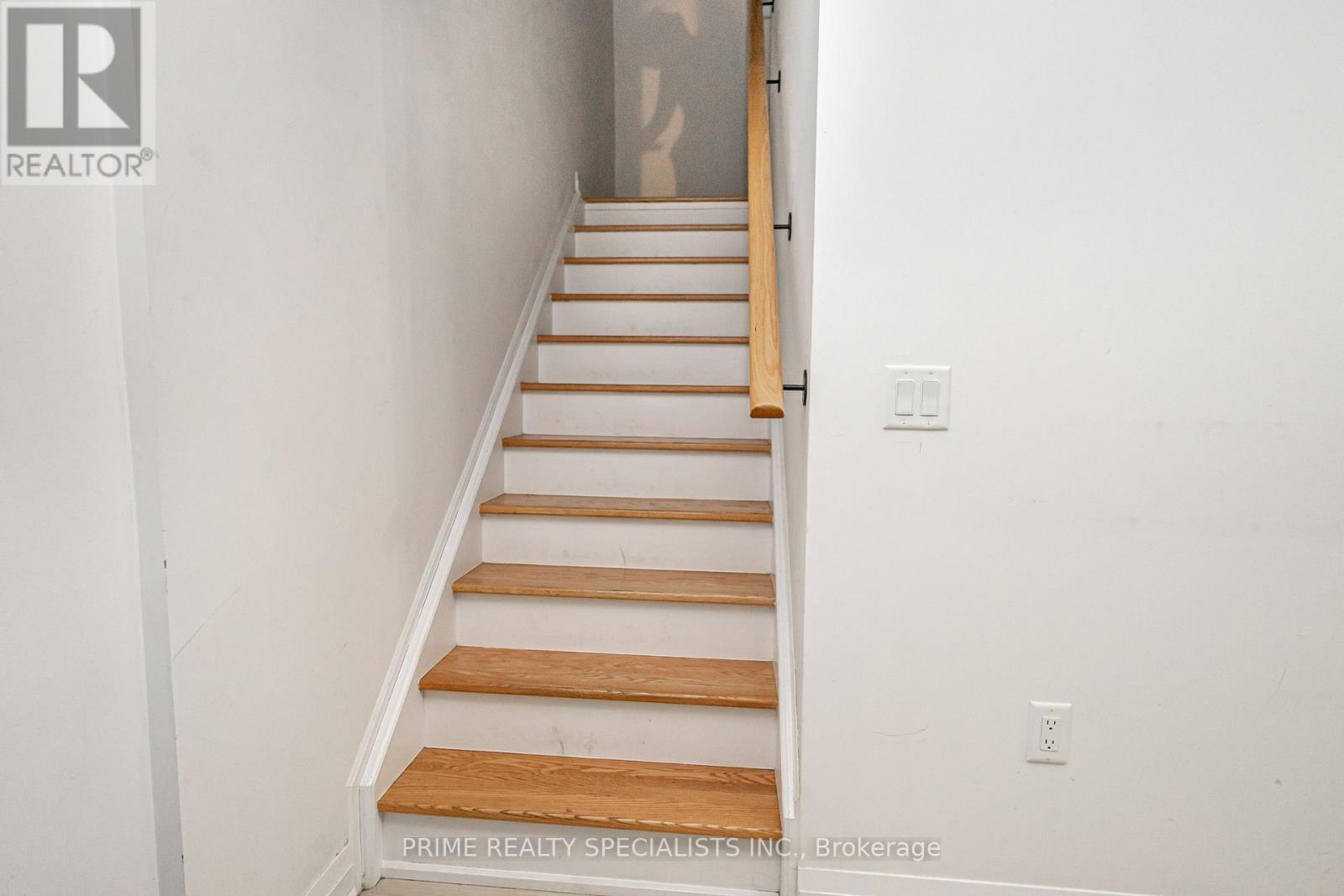 #342 75 ATTMAR DRIVE - 18