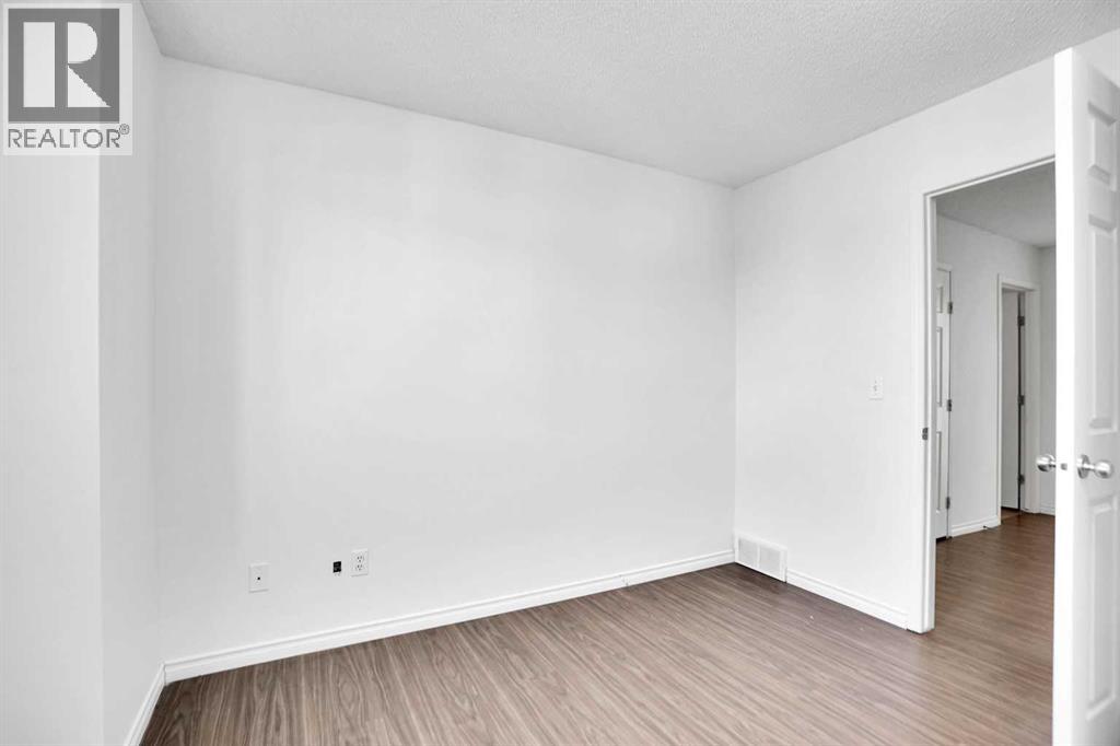 Single Family House for Sale in  Taracove Place NE Taradale Calgary 