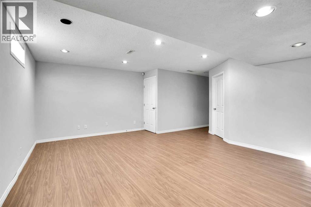 Single Family House for Sale in  Taracove Place NE Taradale Calgary 