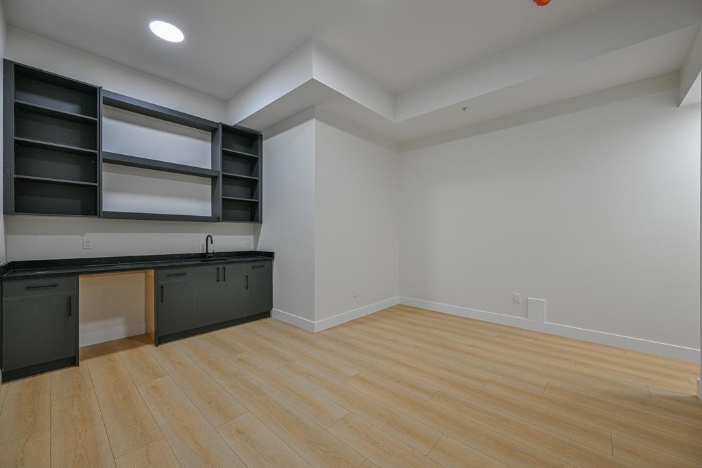 House in Mission - Image 24