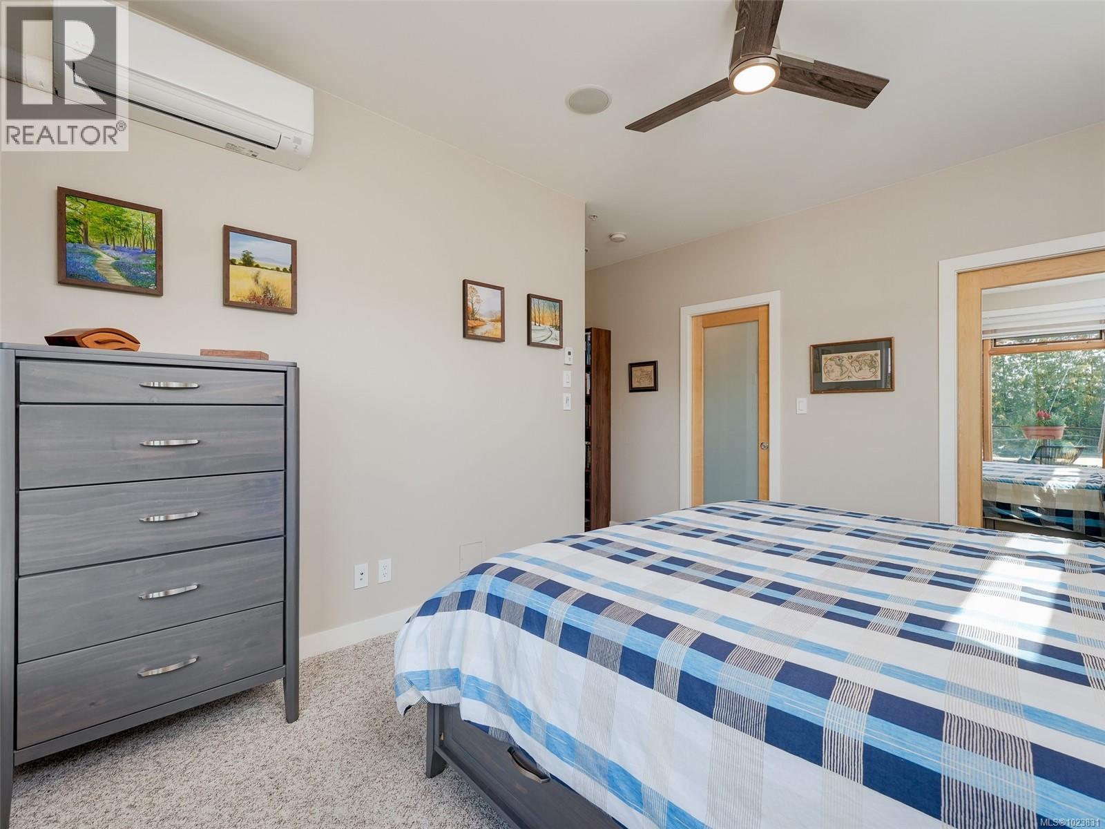 202 1969 Oak Bay Ave, Victoria