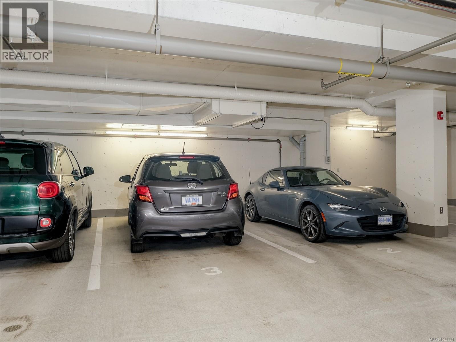 202 1969 Oak Bay Ave, Victoria