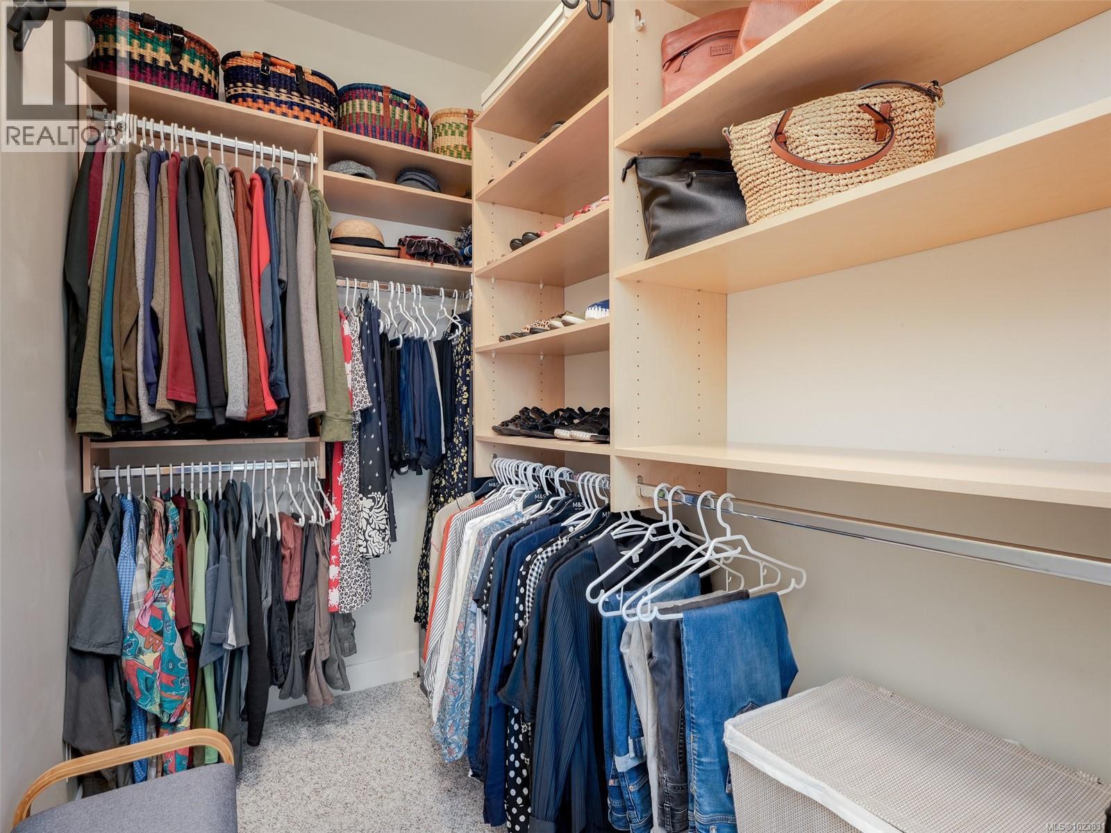 202 1969 Oak Bay Ave, Victoria