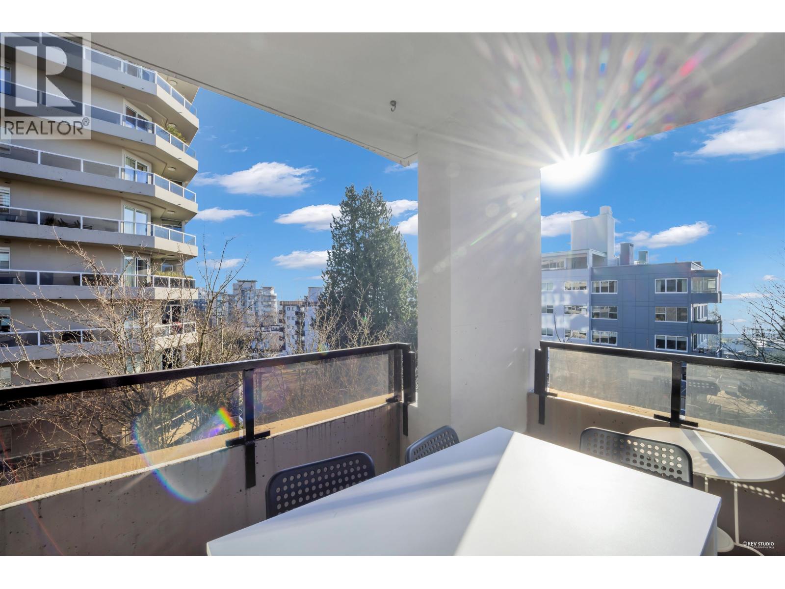 502 1737 DUCHESS AVENUE, West Vancouver