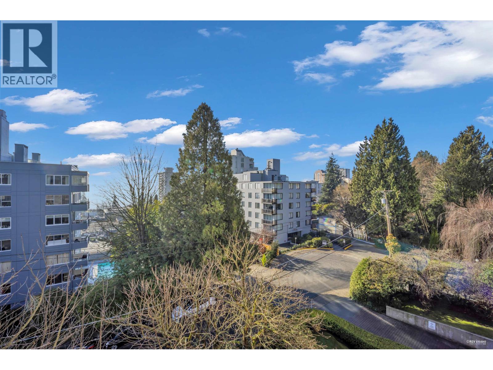 502 1737 DUCHESS AVENUE, West Vancouver