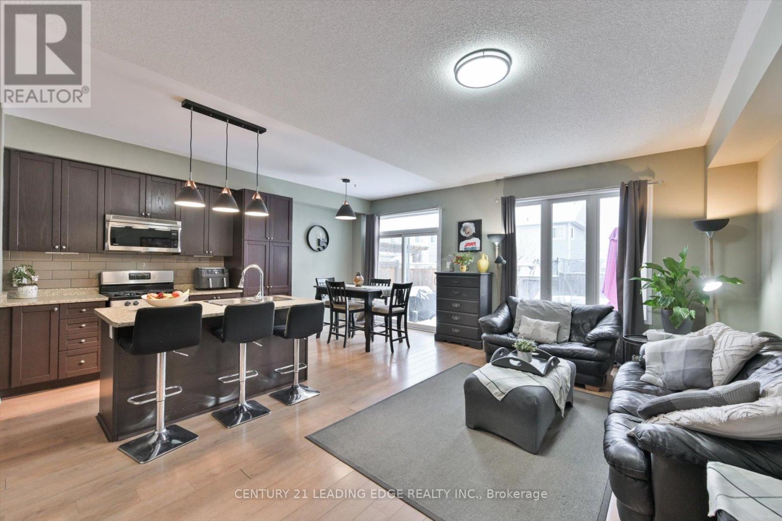 3 HADLEIGH WAY - Photo 5 of 34, Whitby (Brooklin), Ontario