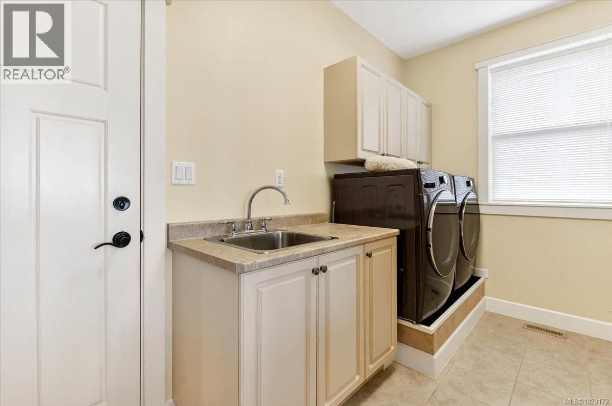 5498 Highland Dr, Port Alberni