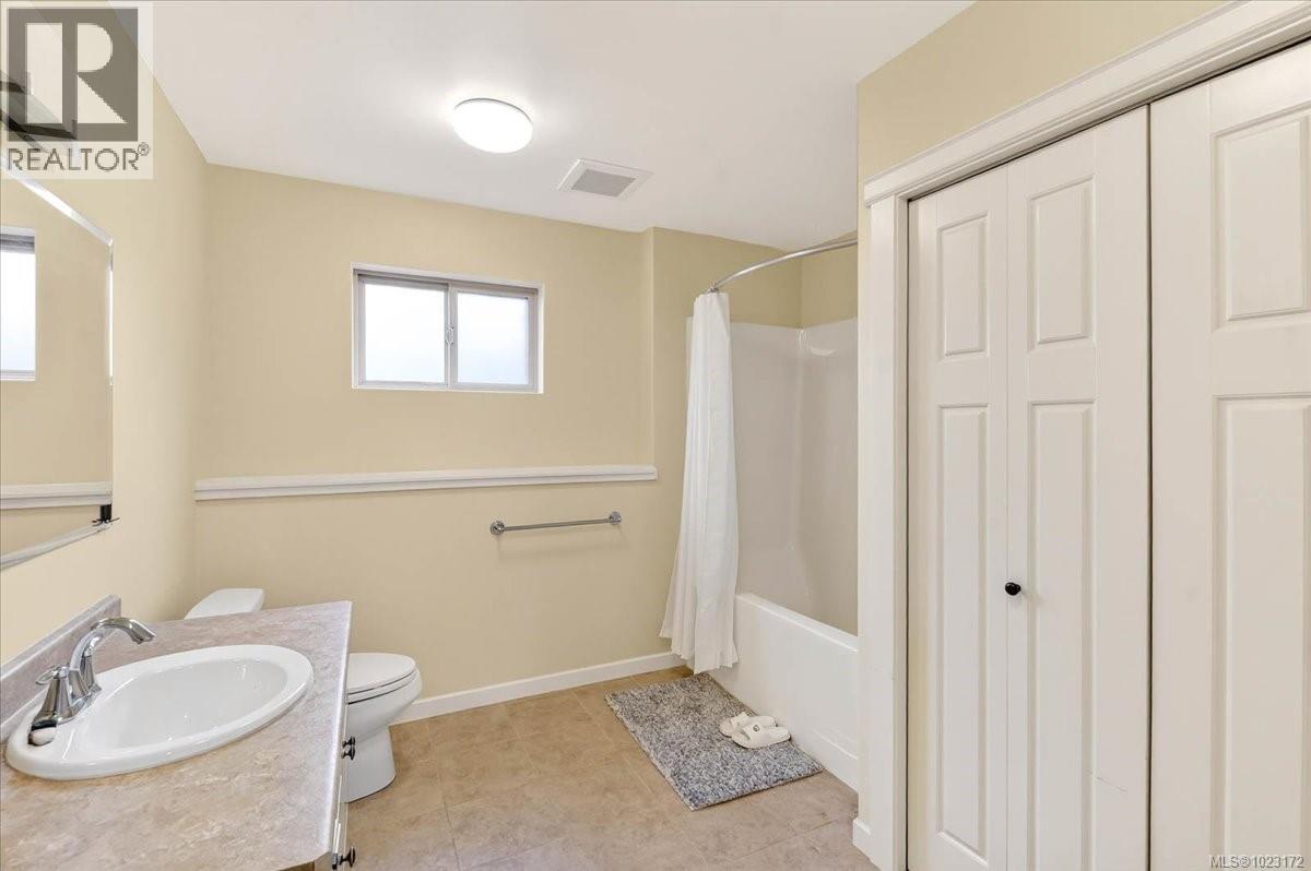 5498 Highland Dr, Port Alberni