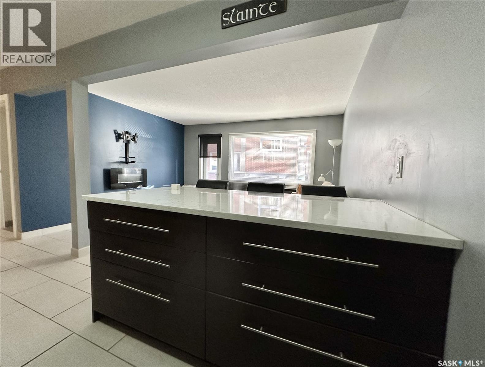 #11 2060 LORNE STREET - 11