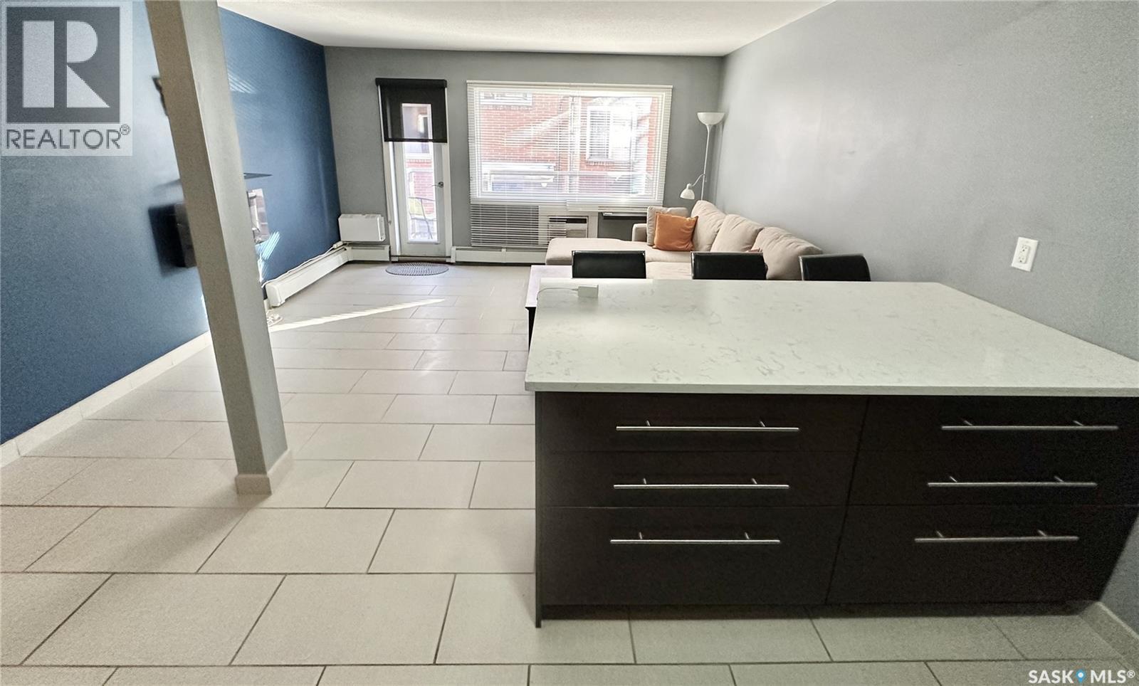 #11 2060 LORNE STREET - 12