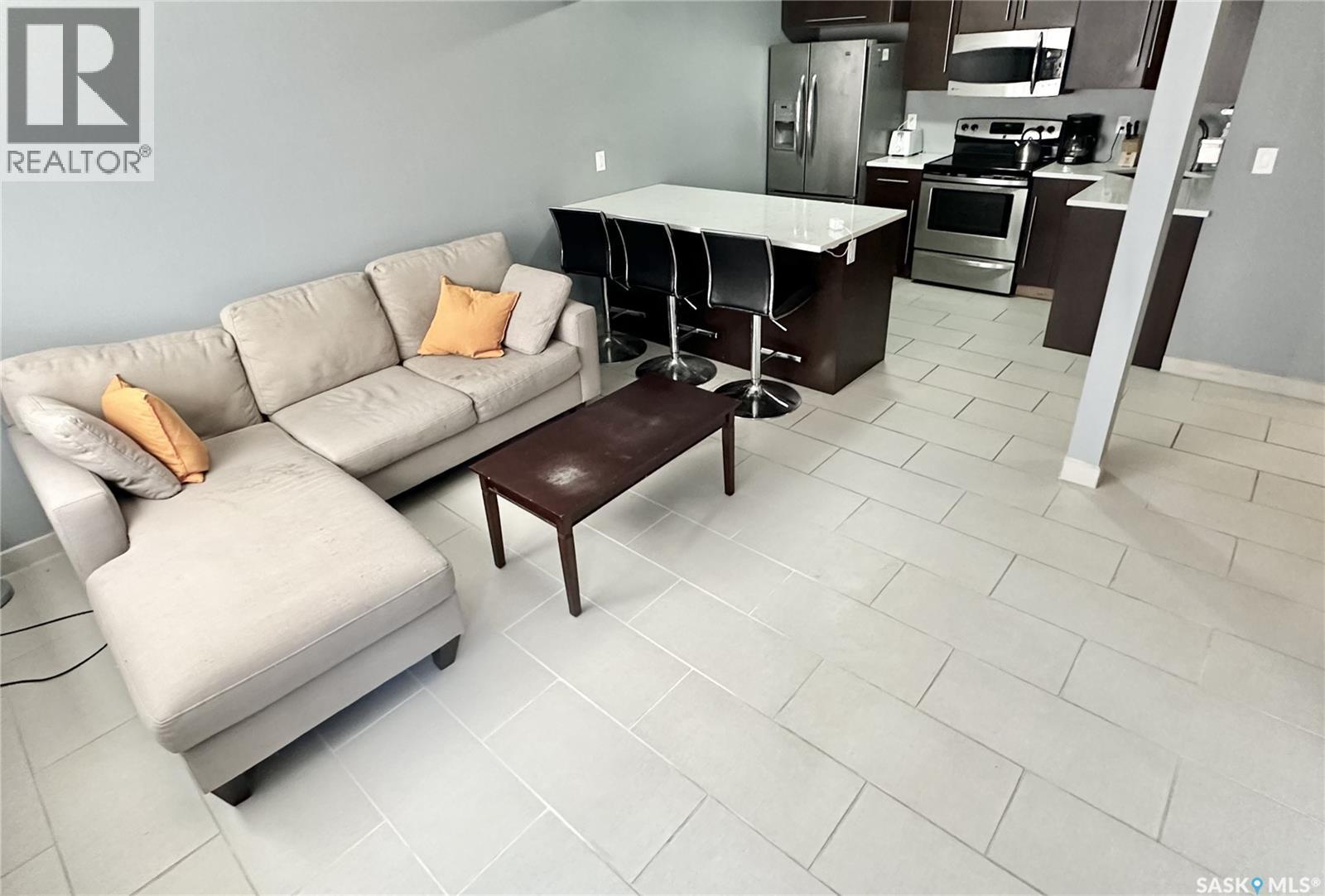 #11 2060 LORNE STREET - 15