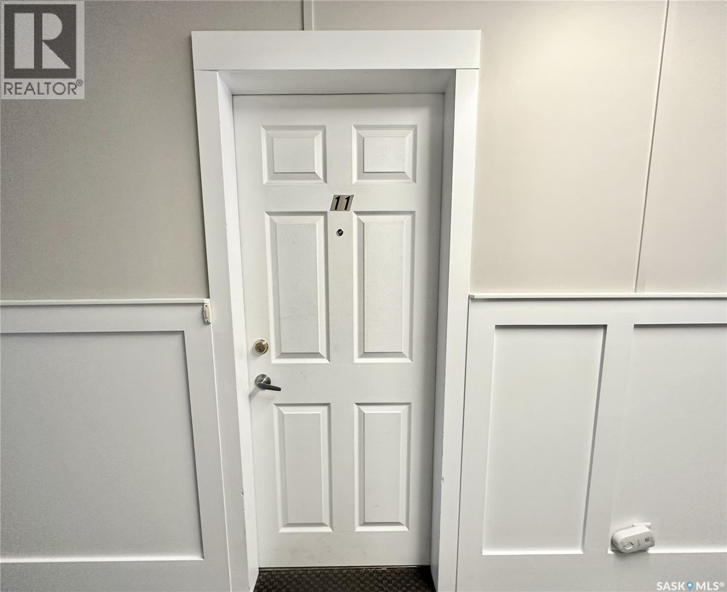 #11 2060 LORNE STREET - 6