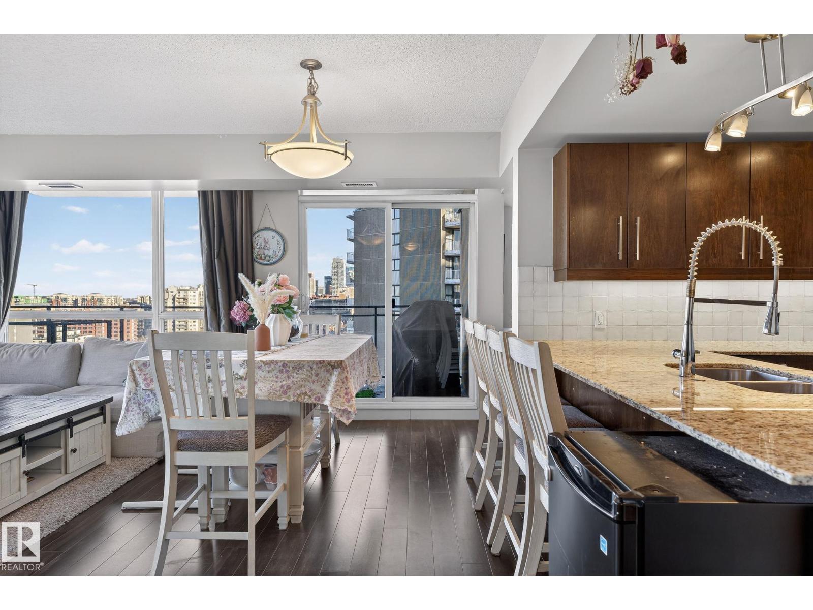 #1404 10046 117 ST NW - 6