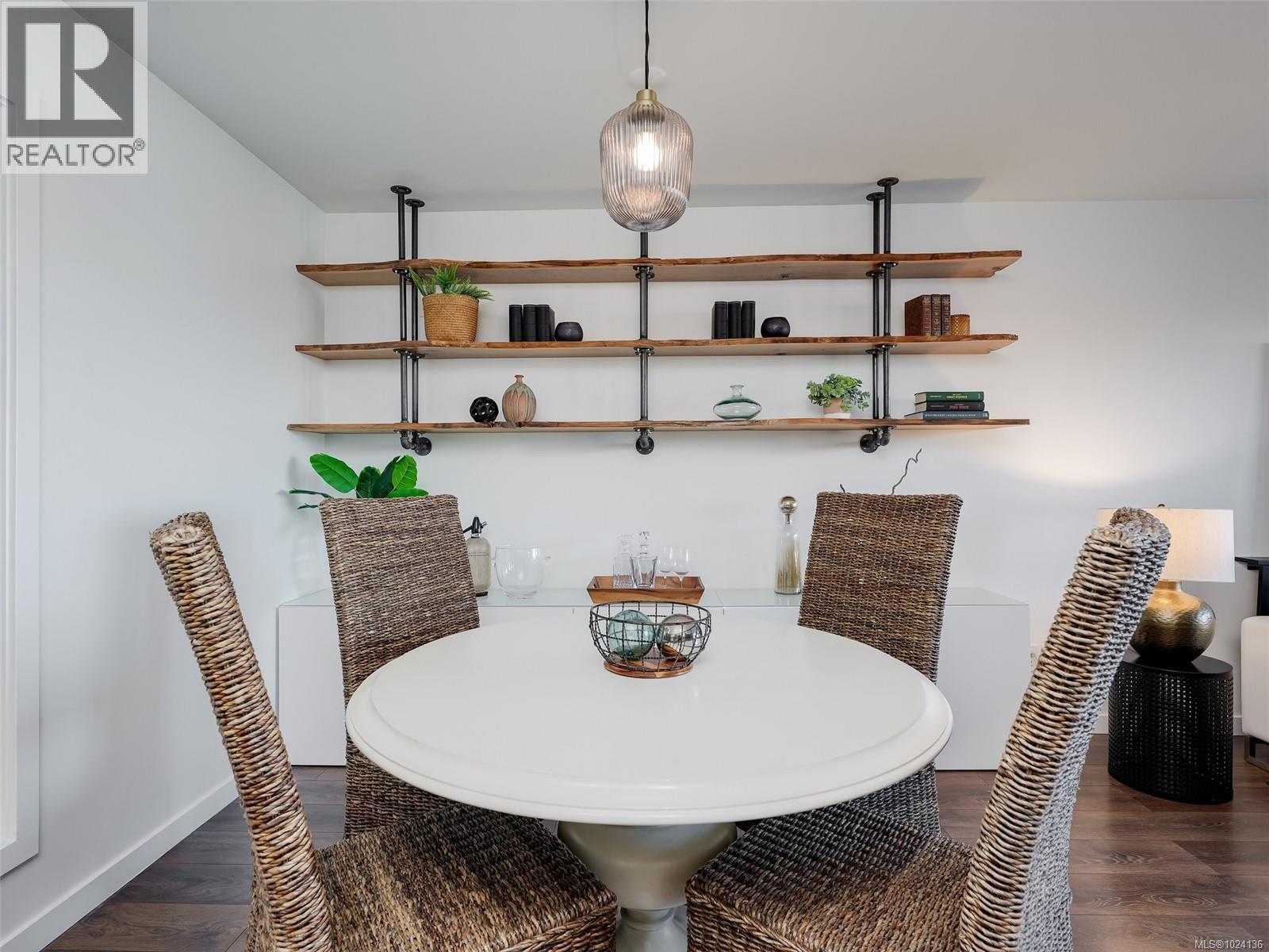 305 517 Fisgard St, Victoria