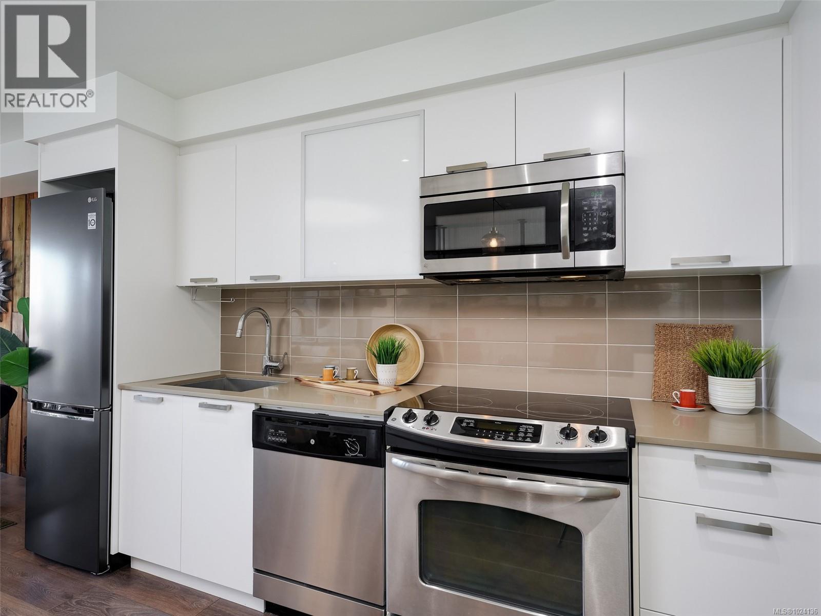 305 517 Fisgard St, Victoria