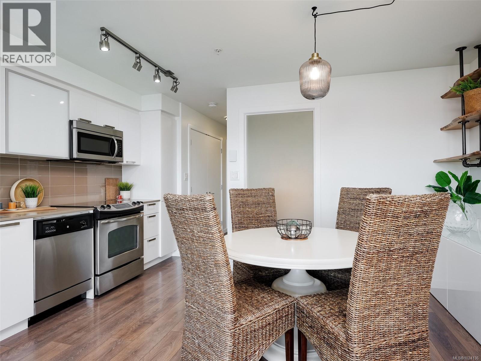 305 517 Fisgard St, Victoria