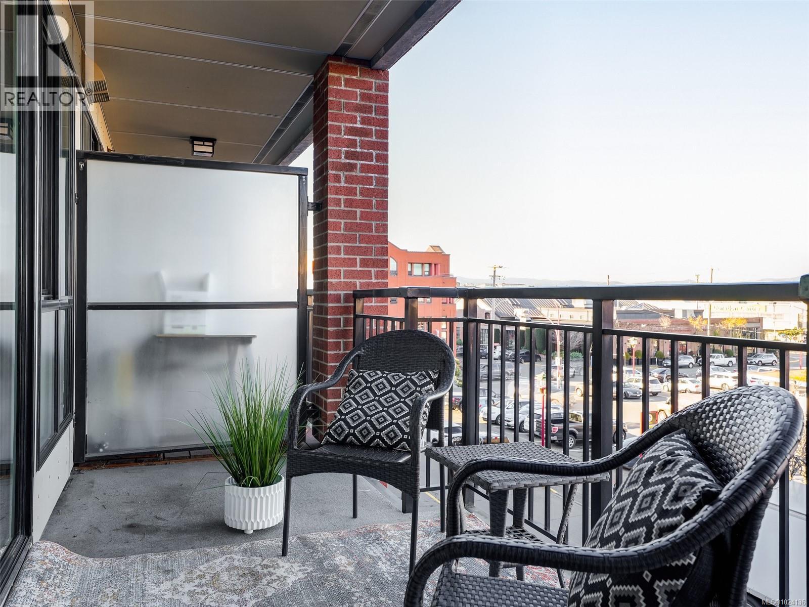 305 517 Fisgard St, Victoria